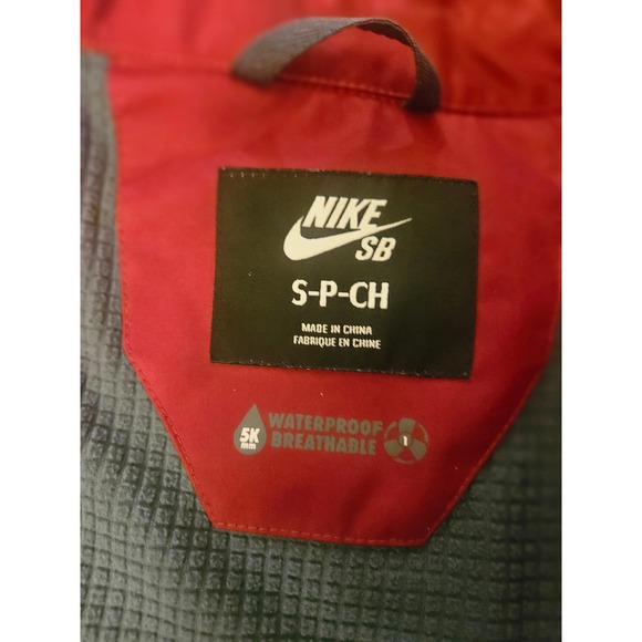 NIKE SB Burgundy Coach Jacket Mens L Embroidered Logo Snap Front Lightweight - Picture 7 of 12